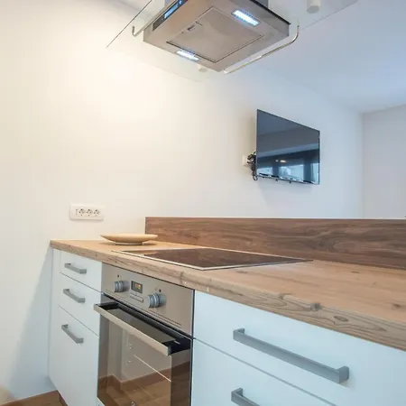 Castle View Apartment *